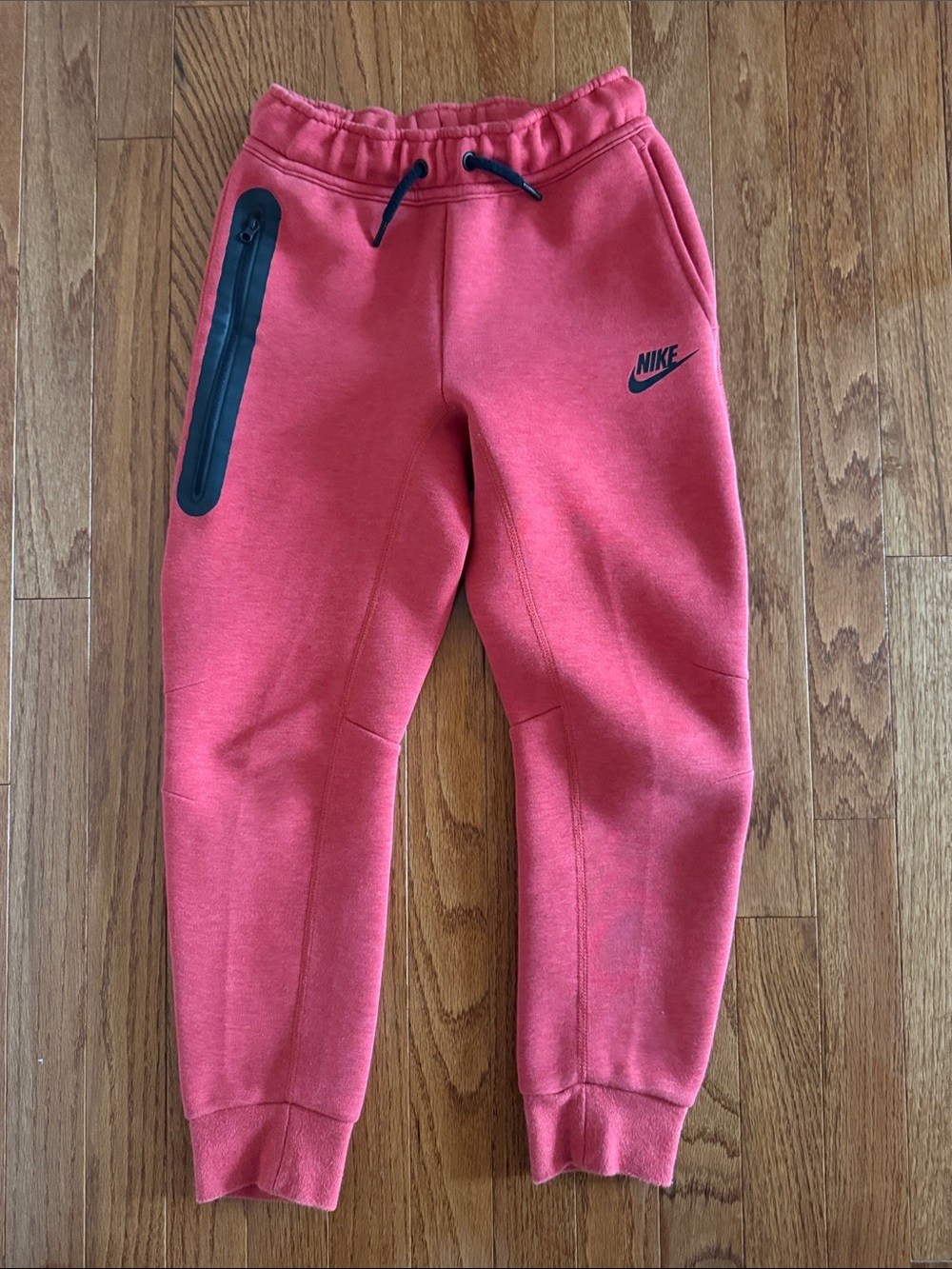🎉Nike- Kids Tech Fleece Red Jogger Sweatpants with Black Accents(Size SM)🎉